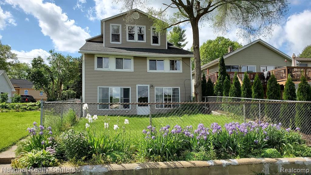 1349 Beach Drive, Lake Orion, MI — Photo 4