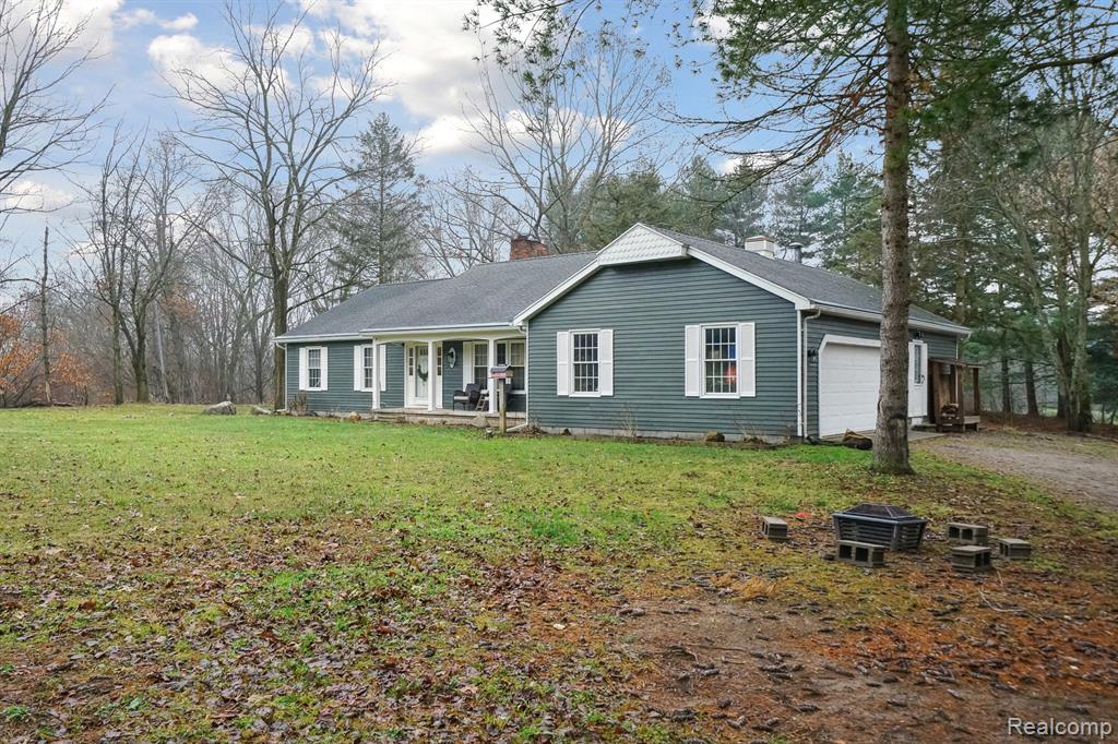 4186 BRANDON Drive, Howell, MI 48843 — Photo 3