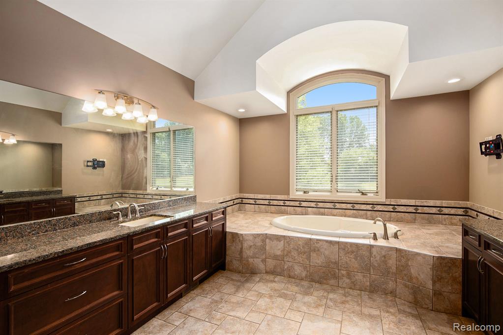 8670 Country Manor Drive, Bruce, MI 48065 — Photo 17