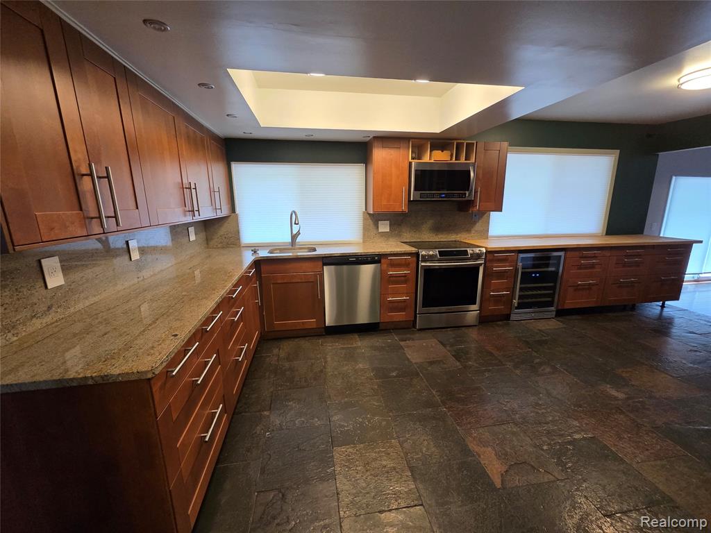 6076 Glen Eagles Drive, West Bloomfield, MI 48323 — Photo 9