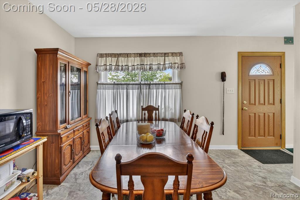 29886 Pointe Drive, Rockwood, MI — Photo 18