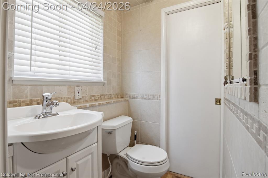 470 Crystalia Street, Commerce Twp, MI 48382 — Photo 29