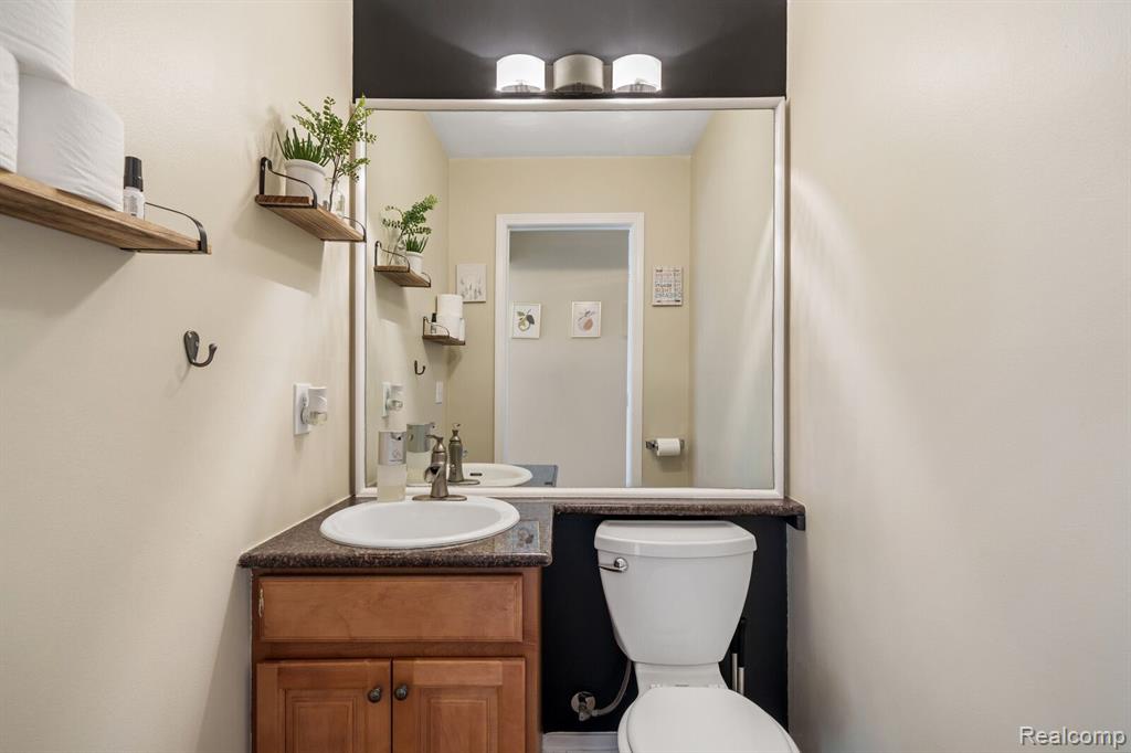 5472 CHARRINGTON, West Bloomfield, MI 48324 — Photo 22