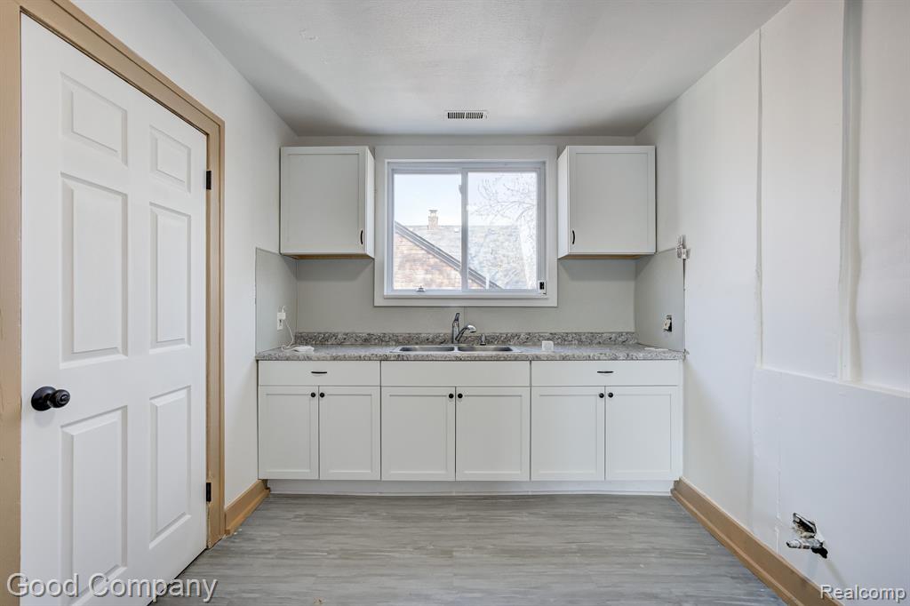 5050 THREE MILE Drive, Detroit, MI 48224 — Photo 22