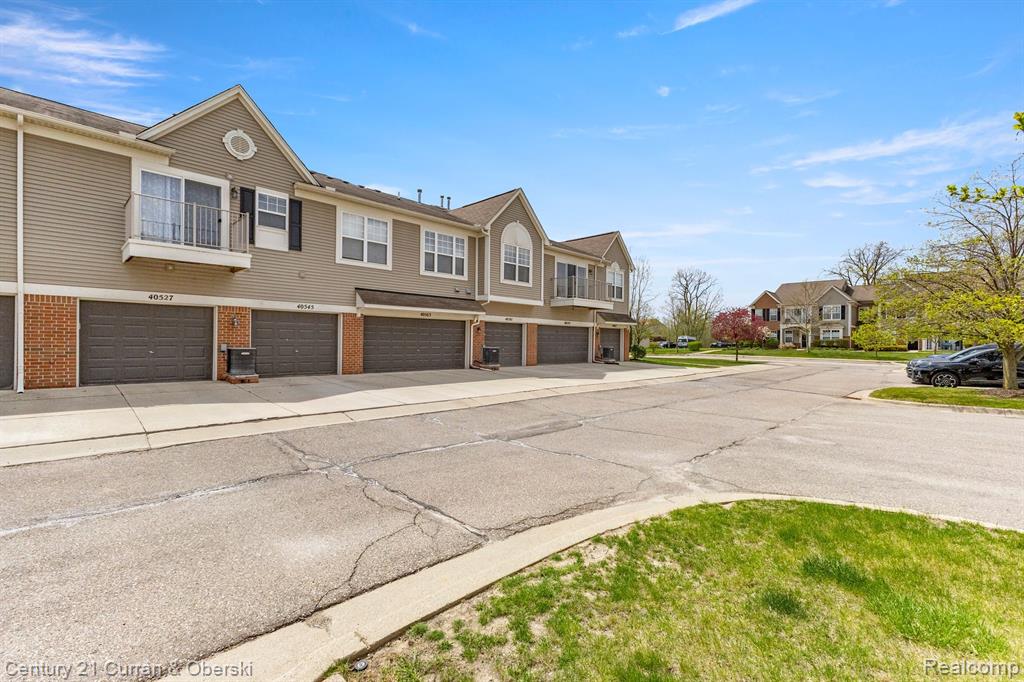 40563 BLYTHEFIELD Lane, Canton, MI 48188 — Photo 34