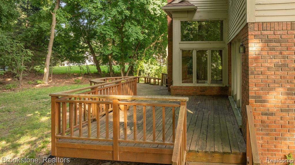 4237 WOODLANDS Lane, Orchard Lake Village, MI 48323 — Photo 56
