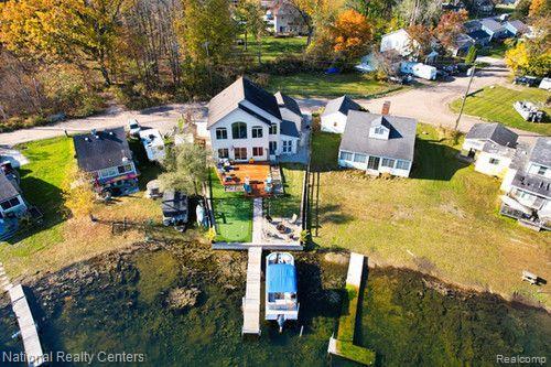 8819 LAGOON Drive, Brighton, MI 48116 — Photo 35
