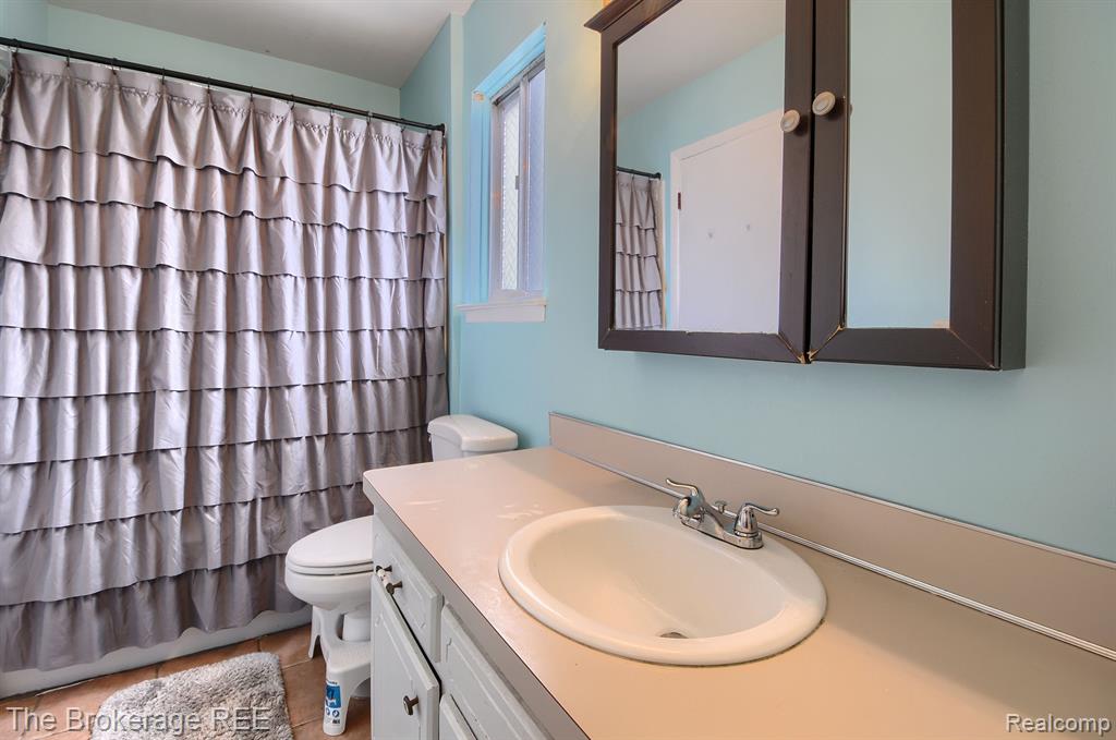5523 OLD FRANKLIN Road, Grand Blanc, MI 48439 — Photo 12