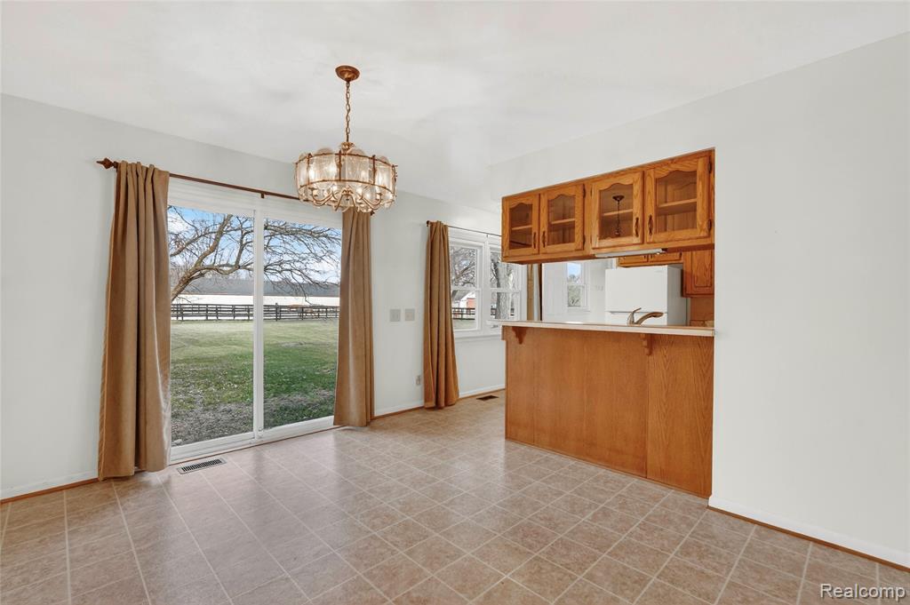 10960 Heather Lane, Whitmore Lake, MI 48189 — Photo 8