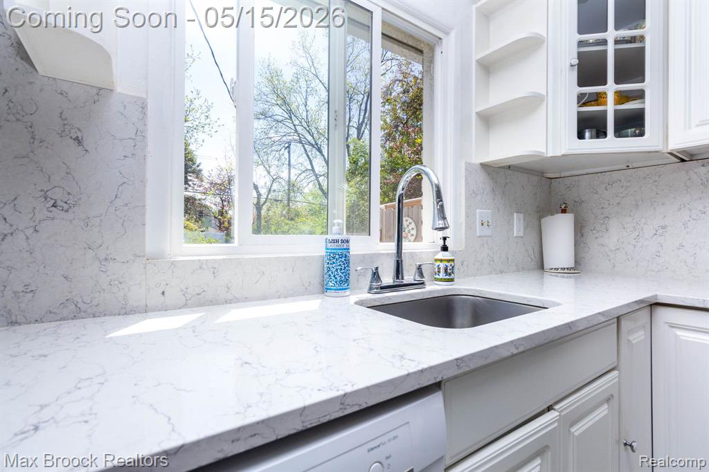 4225 Westover Drive, West Bloomfield, MI 48323 — Photo 13