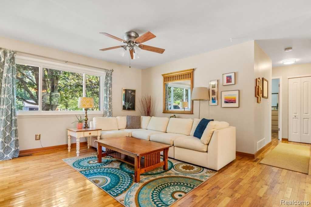 369 LARKSPUR Street, Ann Arbor, MI 48105 — Photo 6