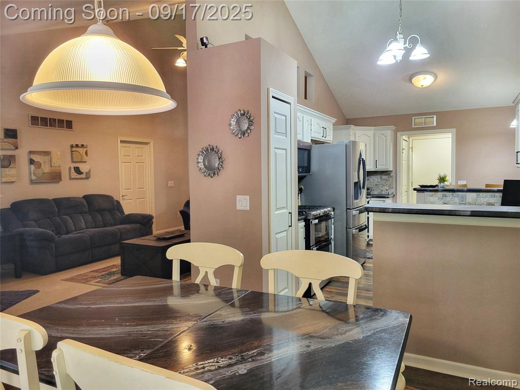 5566 Elmhurst Drive, Trenton, MI 48183 — Photo 19