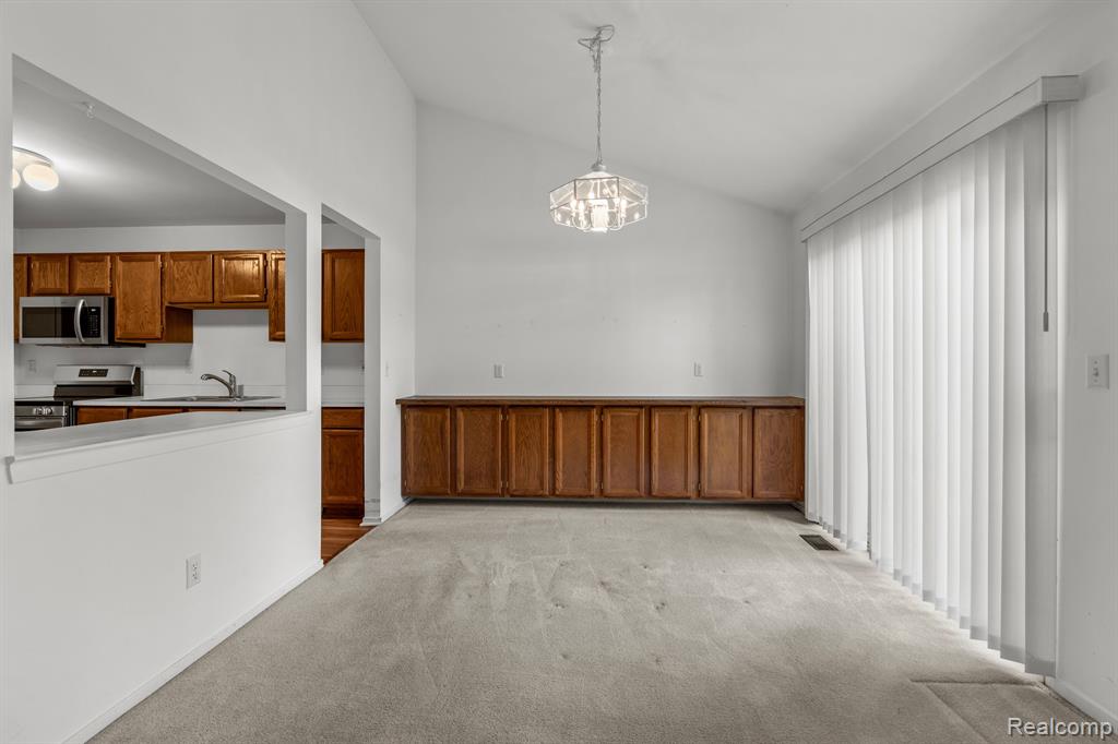 250 Winding Brook, Commerce Twp, MI 48390 — Photo 7