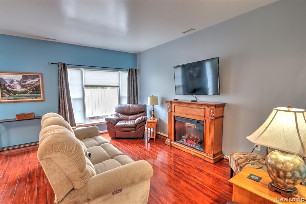 23074 FAIRLANE Boulevard, 6, Woodhaven, MI 48183 — Photo 20