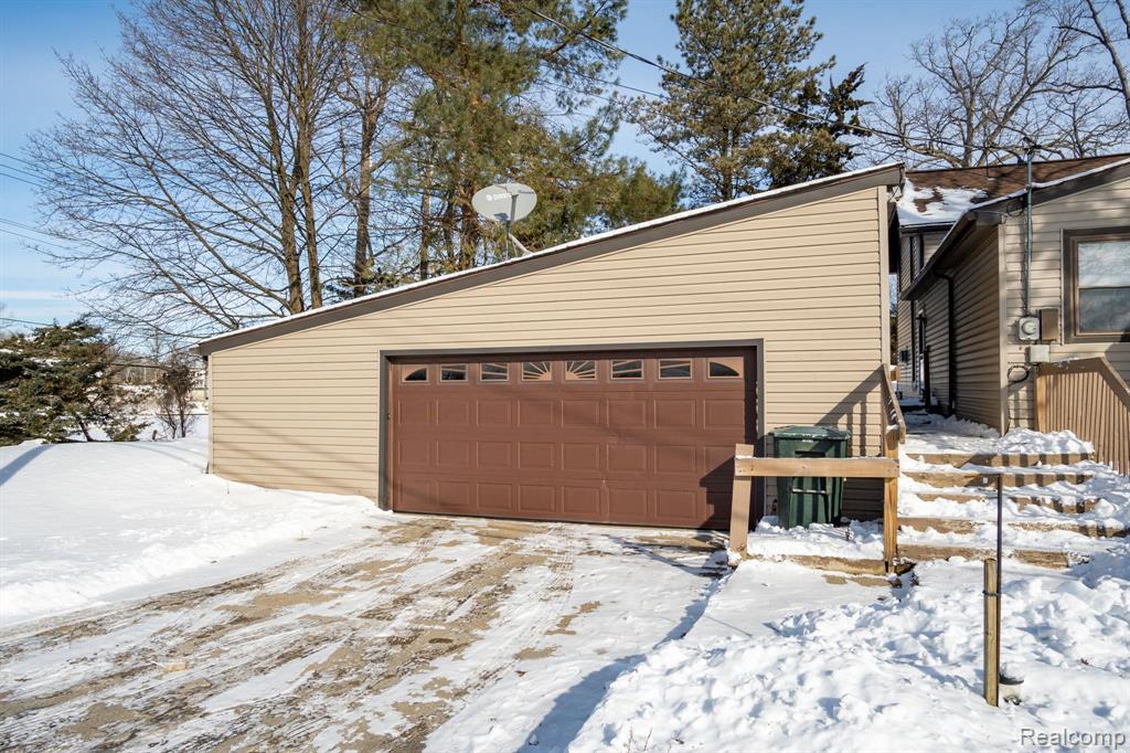 653 CENTRAL Drive, Lake Orion, MI 48362 — Photo 6