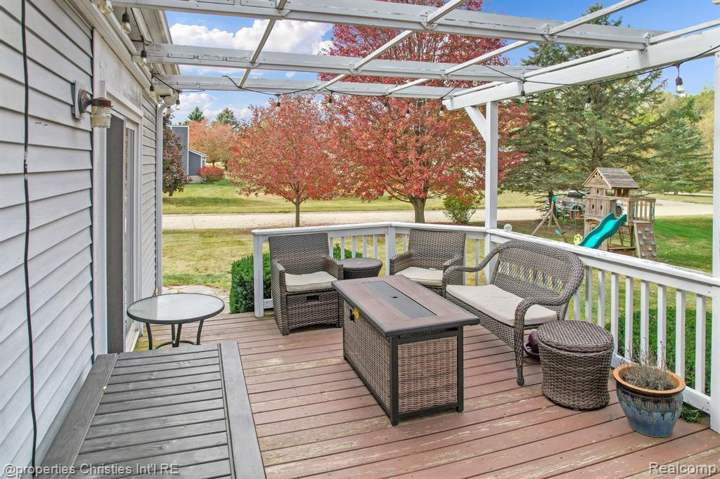 921 River Valley Drive, Lake Orion, MI 48362 — Photo 7