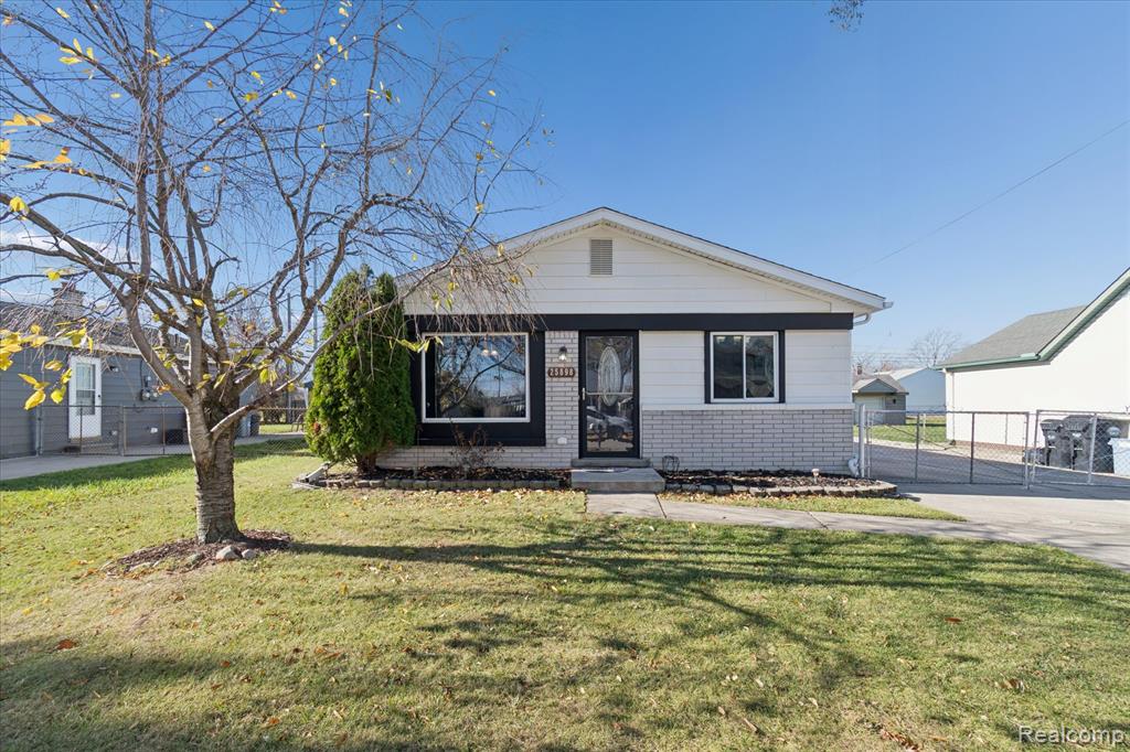 25898 Fairgrove Street, Woodhaven, MI 48183 — Photo 2