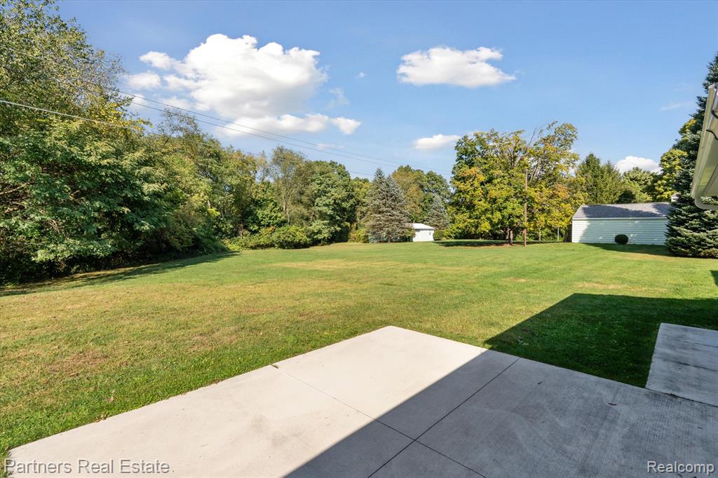 6505 Strawberry Lake Road, Hamburg, MI — Photo 57