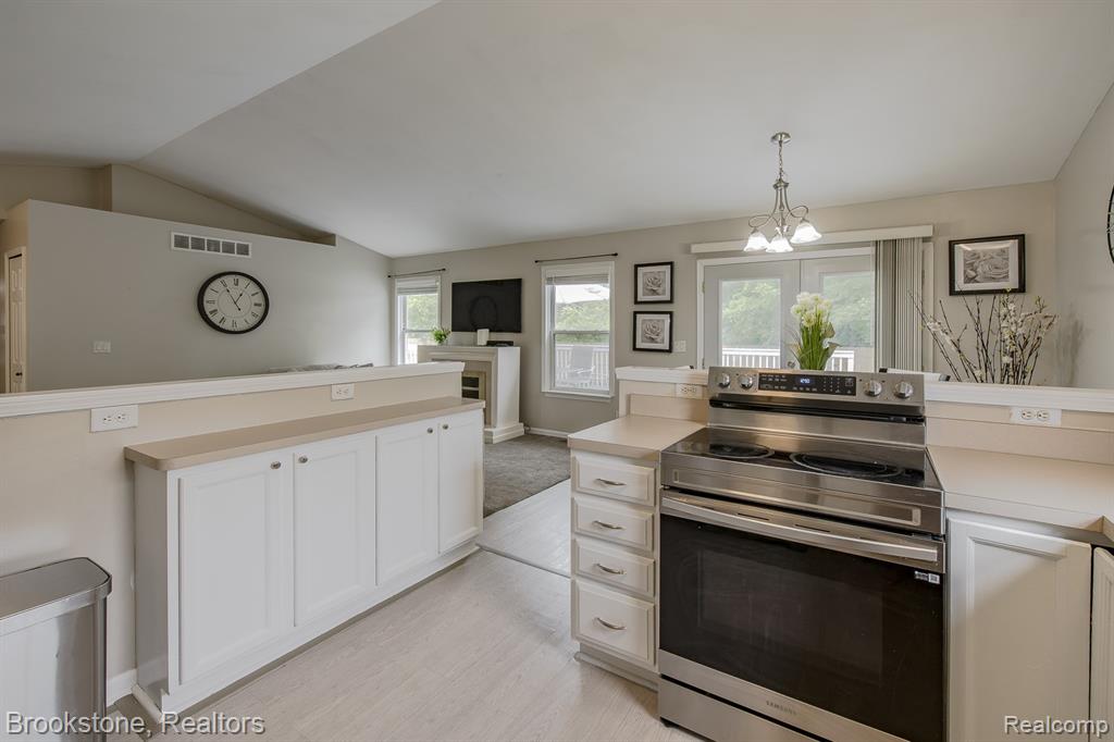 5039 Auker Drive, Grand Blanc, MI 48507 — Photo 14