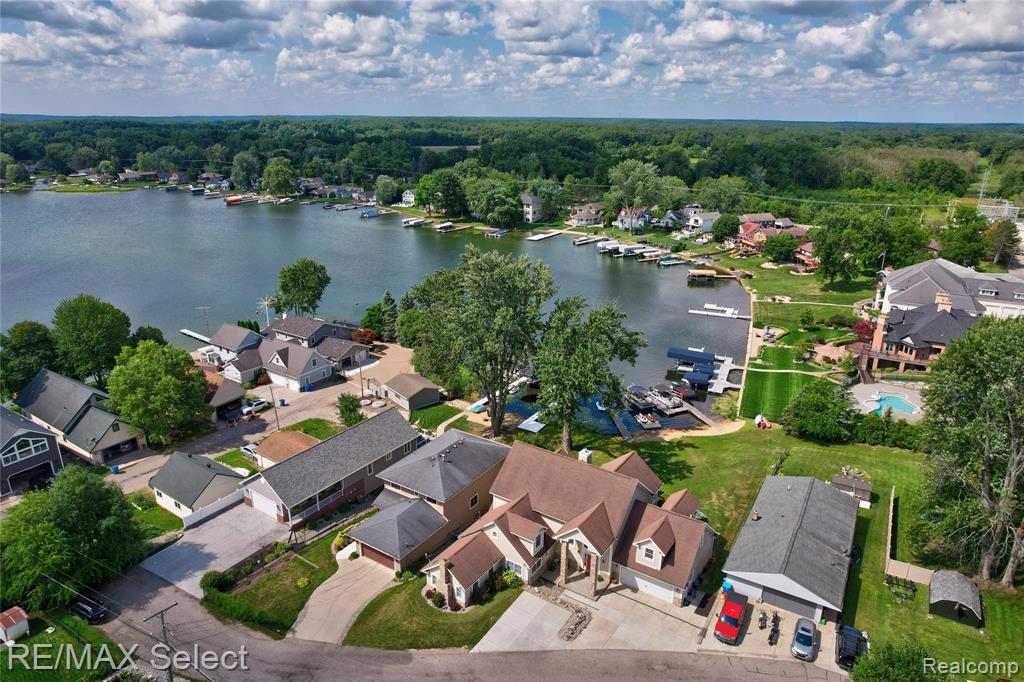 11472 Moffett Court, Fenton, MI, 48430