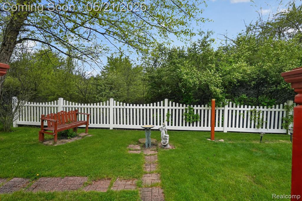 1607 Cedarwood Drive, Flushing, MI 48433 — Photo 27