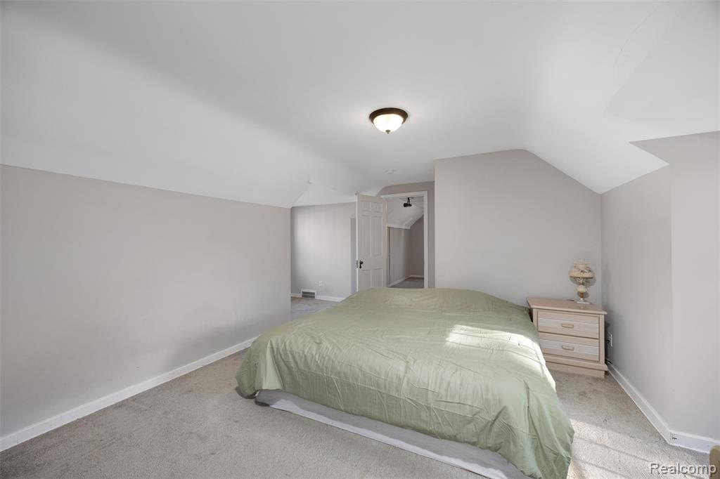 20701 Toles Lane, Grosse Pointe Woods, MI 48236 — Photo 17