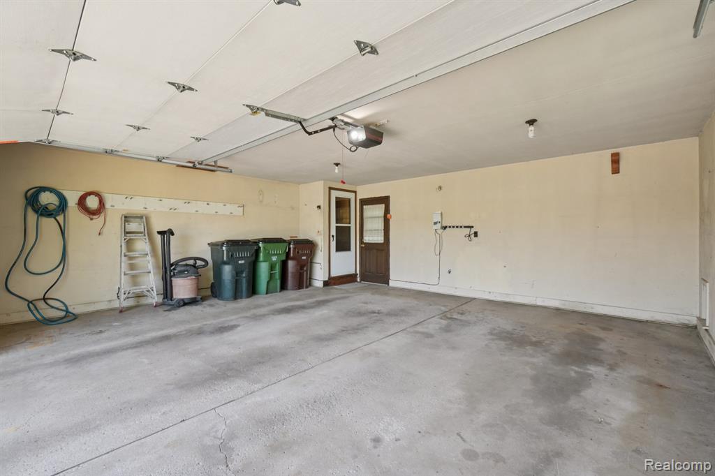 54829 Starlite Drive, Shelby Twp, MI 48316 — Photo 32