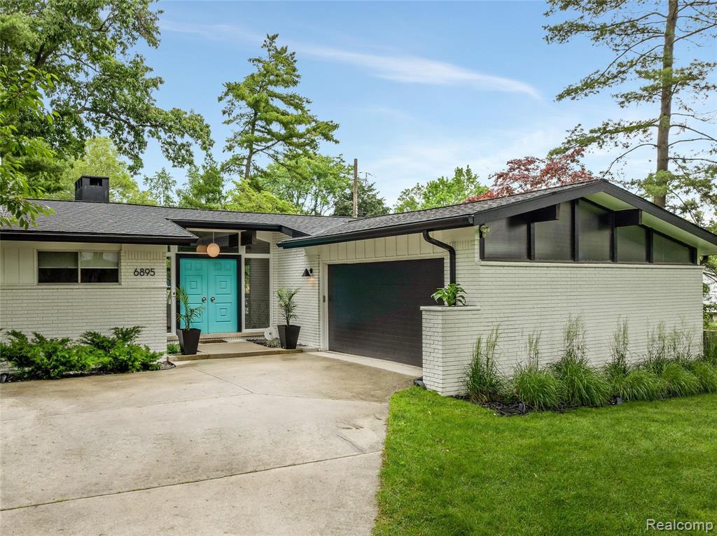 6895 Cedarbrook Drive, Bloomfield Hills, MI 48301 — Photo 3