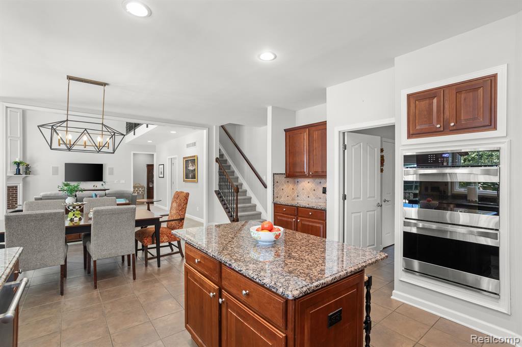 50548 AMBERLEY Boulevard, Canton, MI 48187 — Photo 16