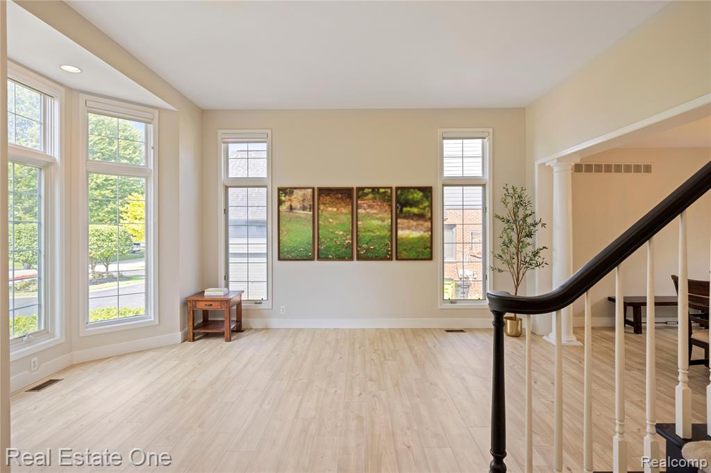 6210 Orchard Woods Drive, West Bloomfield, MI 48324 — Photo 10