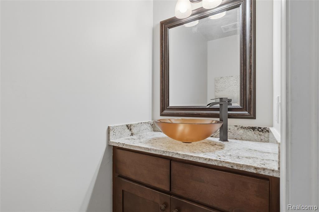 42453 Willsharon Street, Sterling Heights, MI 48314 — Photo 16