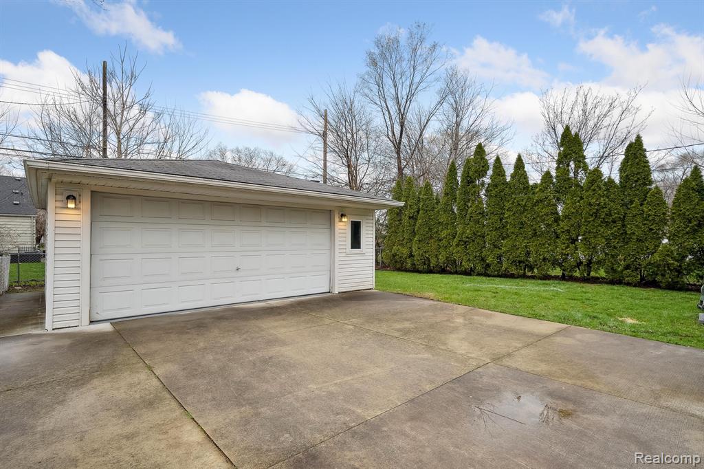 921 N EDGEWORTH Avenue, Royal Oak, MI 48067 — Photo 36