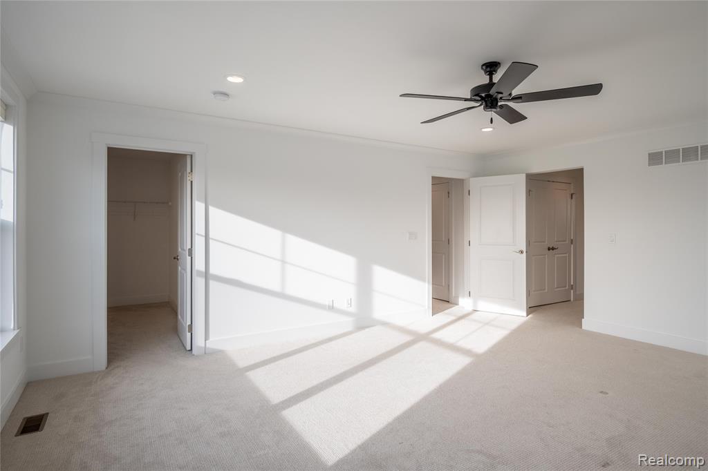 5556 Hobart Court, West Bloomfield, MI — Photo 23
