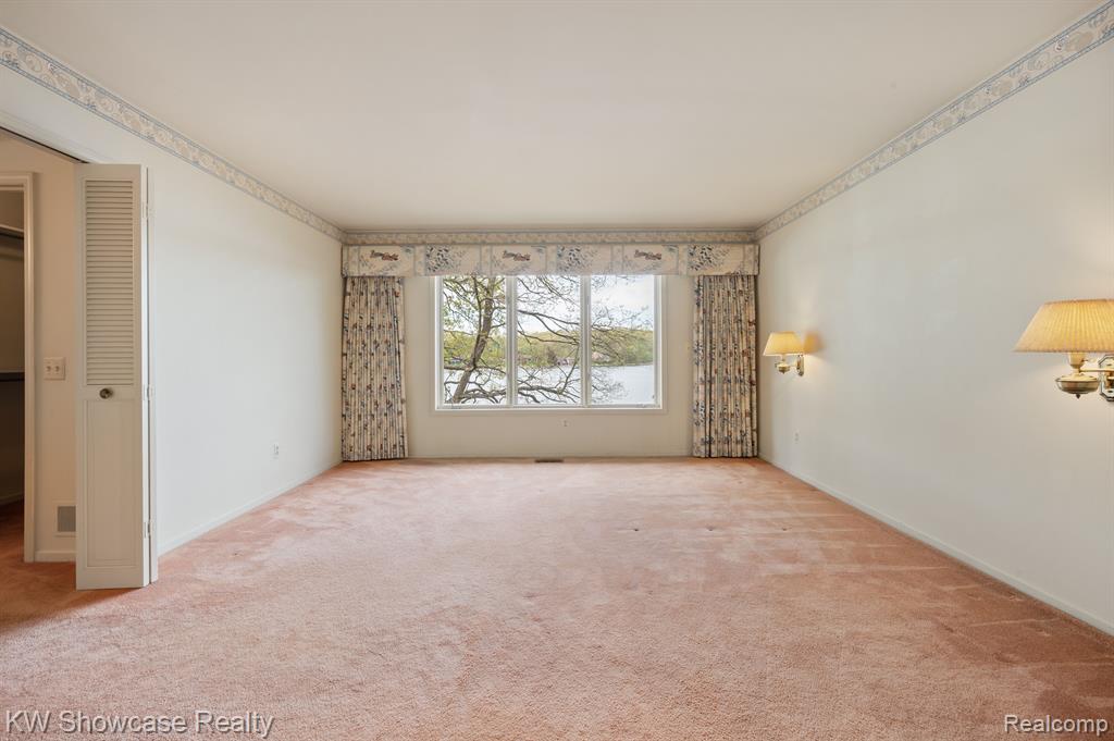 5867 COMMUNITY Drive, Brighton, MI 48116 — Photo 29