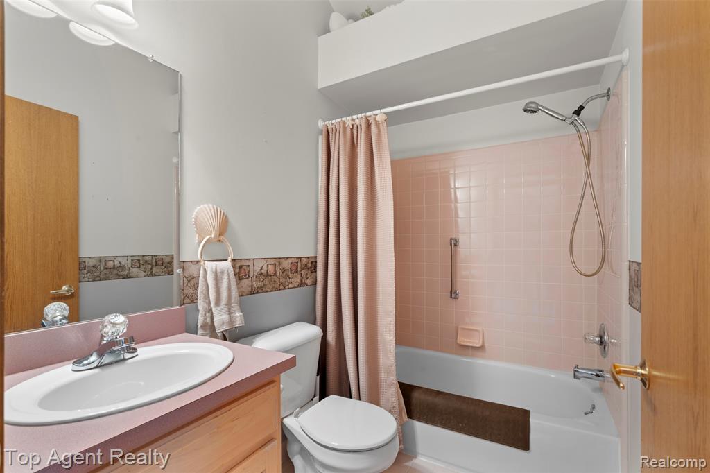 4415 Firethorn Court, Warren, MI 48092 — Photo 18