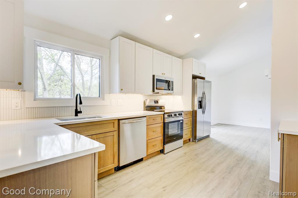 24250 Majestic Street, Oak Park, MI 48237 — Photo 19