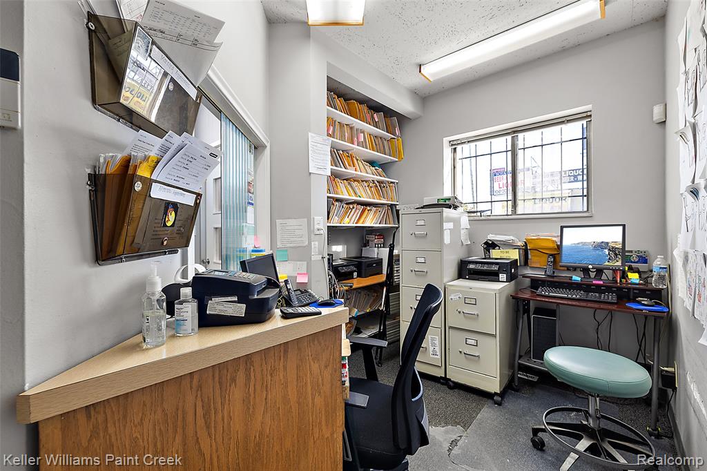 16068 E 8 Mile Road, Detroit, MI 48205 — Photo 11