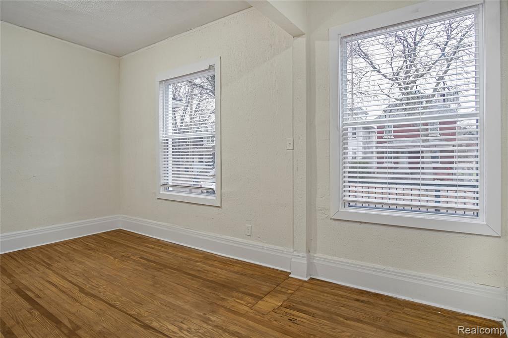 427 Melbourne, Detroit, MI 48202 — Photo 16