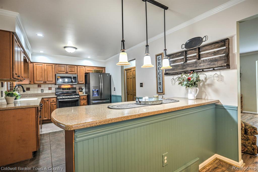 978 Oak Ridge Circle, Brighton, MI 48116 — Photo 11