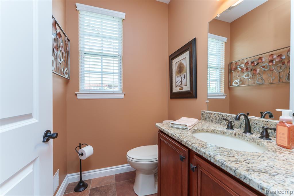 24455 Glenwood Drive, South Lyon, MI 48178 — Photo 9