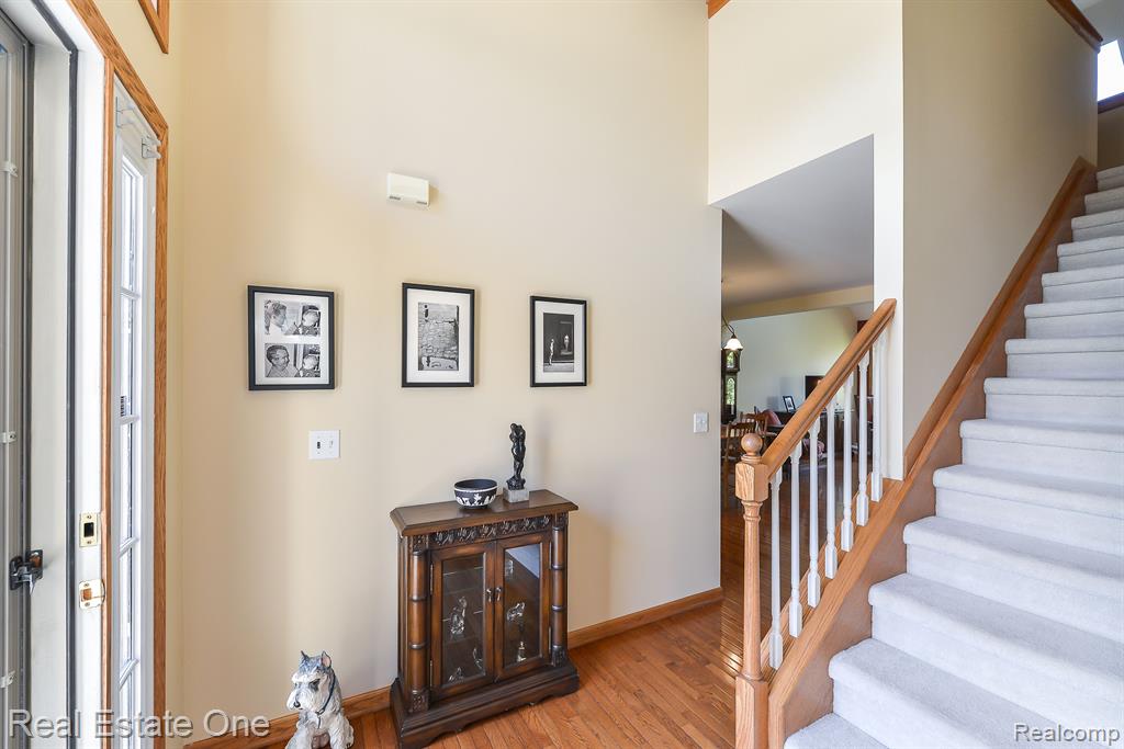 938 MILDRED J Court, Brighton, MI 48116 — Photo 5