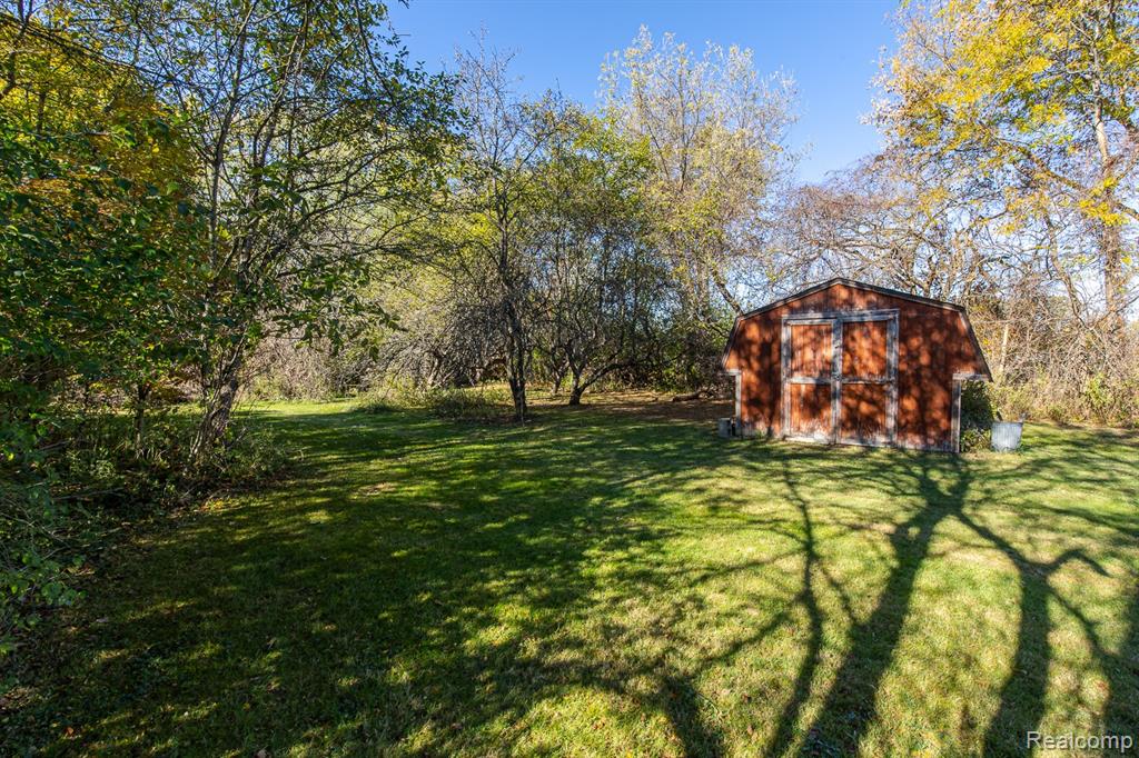 7070 Aldredge Drive, Swartz Creek, MI 48473 — Photo 28