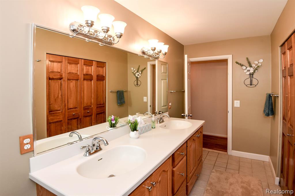 9245 PINE KNOB Road, Clarkston, MI 48348 — Photo 23