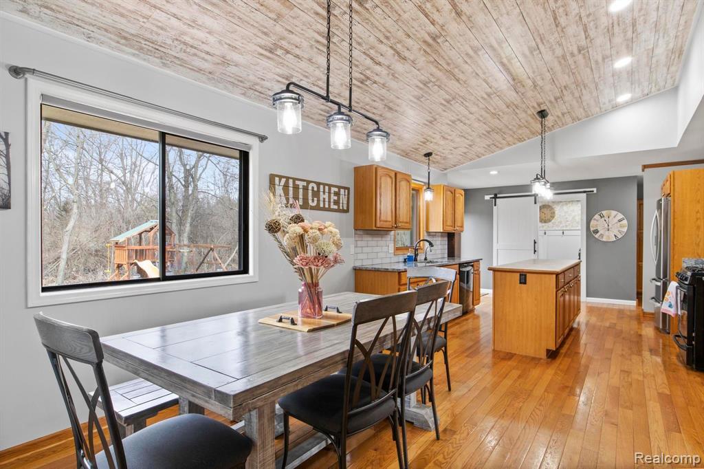 4025 PRESIDENTIAL Way, Highland, MI 48356 — Photo 41