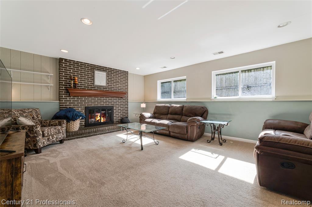 9664 Listeria Street, Commerce Twp, MI 48382 — Photo 10