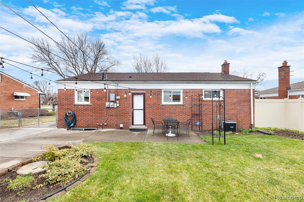 8731 N Hubbard Street, Westland, MI — Photo 28