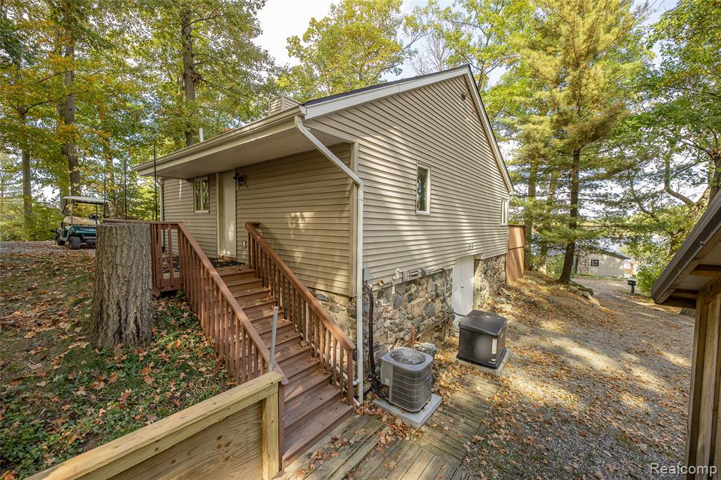 319 Parkway Drive, Attica, MI 48412 — Photo 6