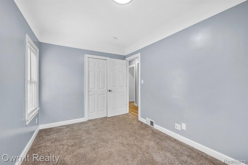 7335 Maple Street, Dearborn, MI 48126 — Photo 13