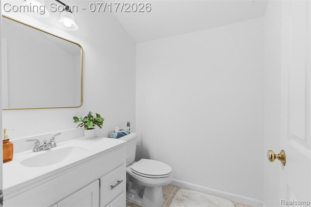 2496 Stockbridge Street, Burton, MI 48509 — Photo 28