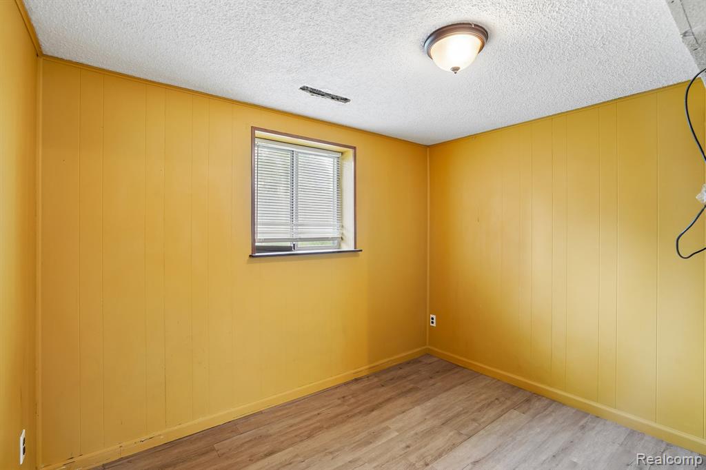 717 Murphy Court, Linden, MI 48451 — Photo 23